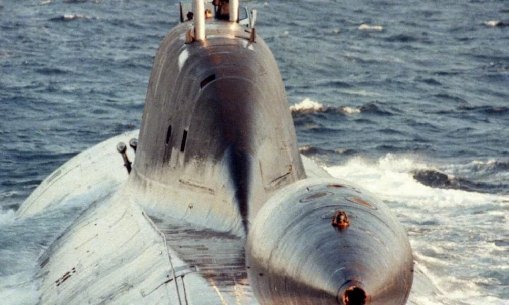 WSJ: «Η Ρωσία προκαλεί το ΝΑΤΟ στα παγωμένα νερά του Ατλαντικού»